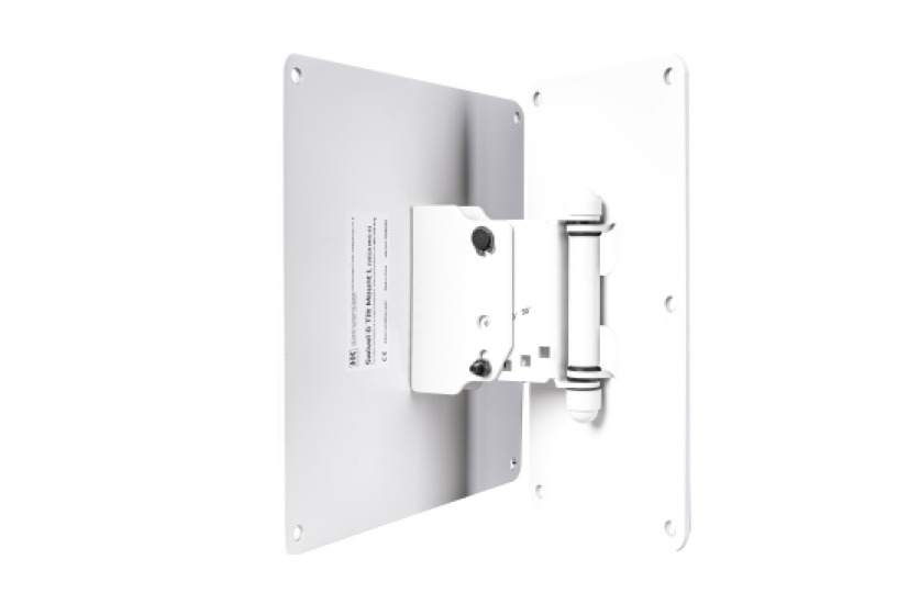 Swivel and tilt wall mount L white